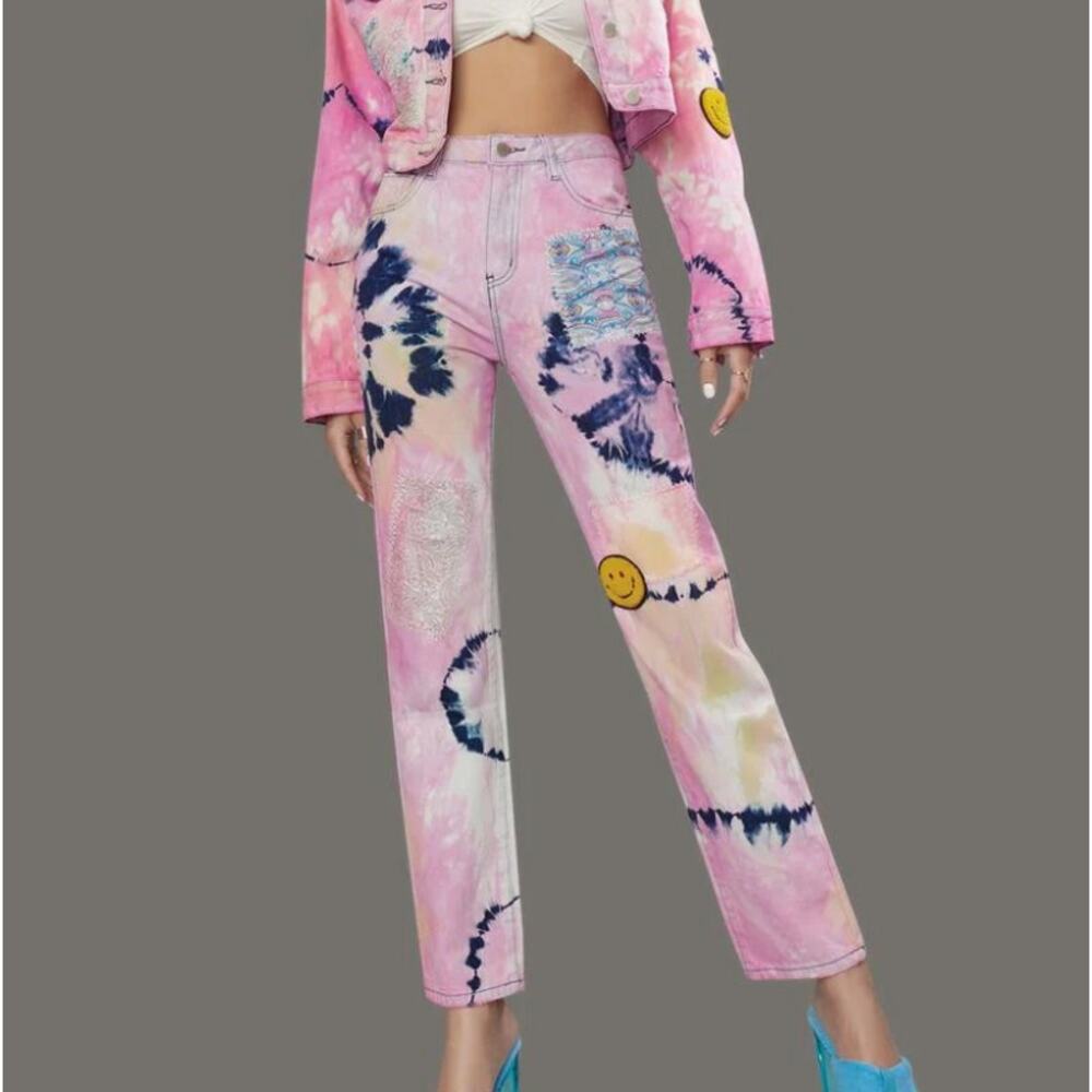 Poster Grl x DollsKill Twisted Rhythm Patched Tie Dye Jeans Sz Small NWOT - Picture 9 of 11